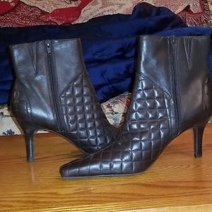 Women 9 1/2 heeled boots